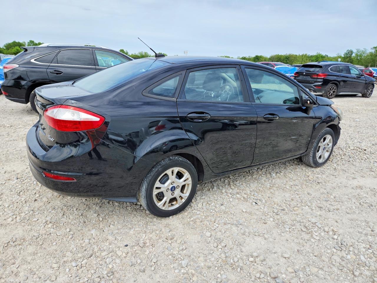2016 Ford Fiesta Se - Фото 3