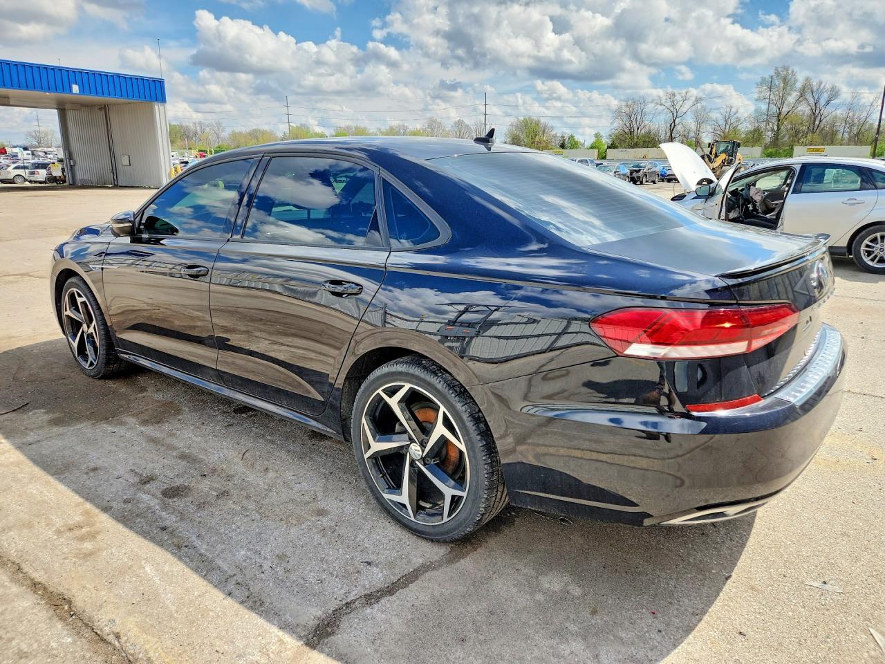 2021 Volkswagen Passat R-Line - Фото 2