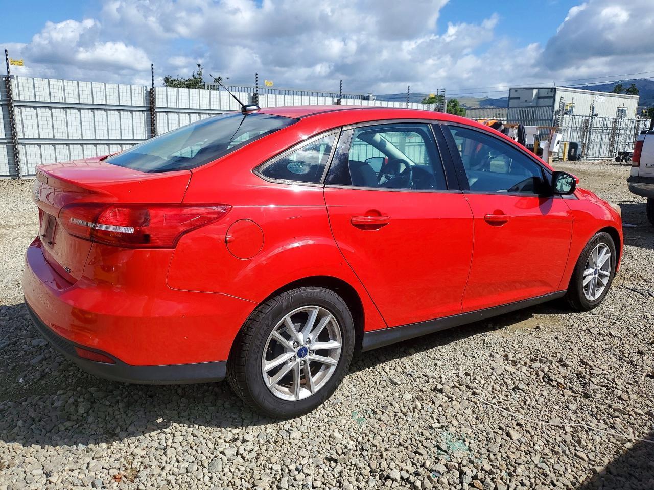 2017 Ford Focus Se - Image 3