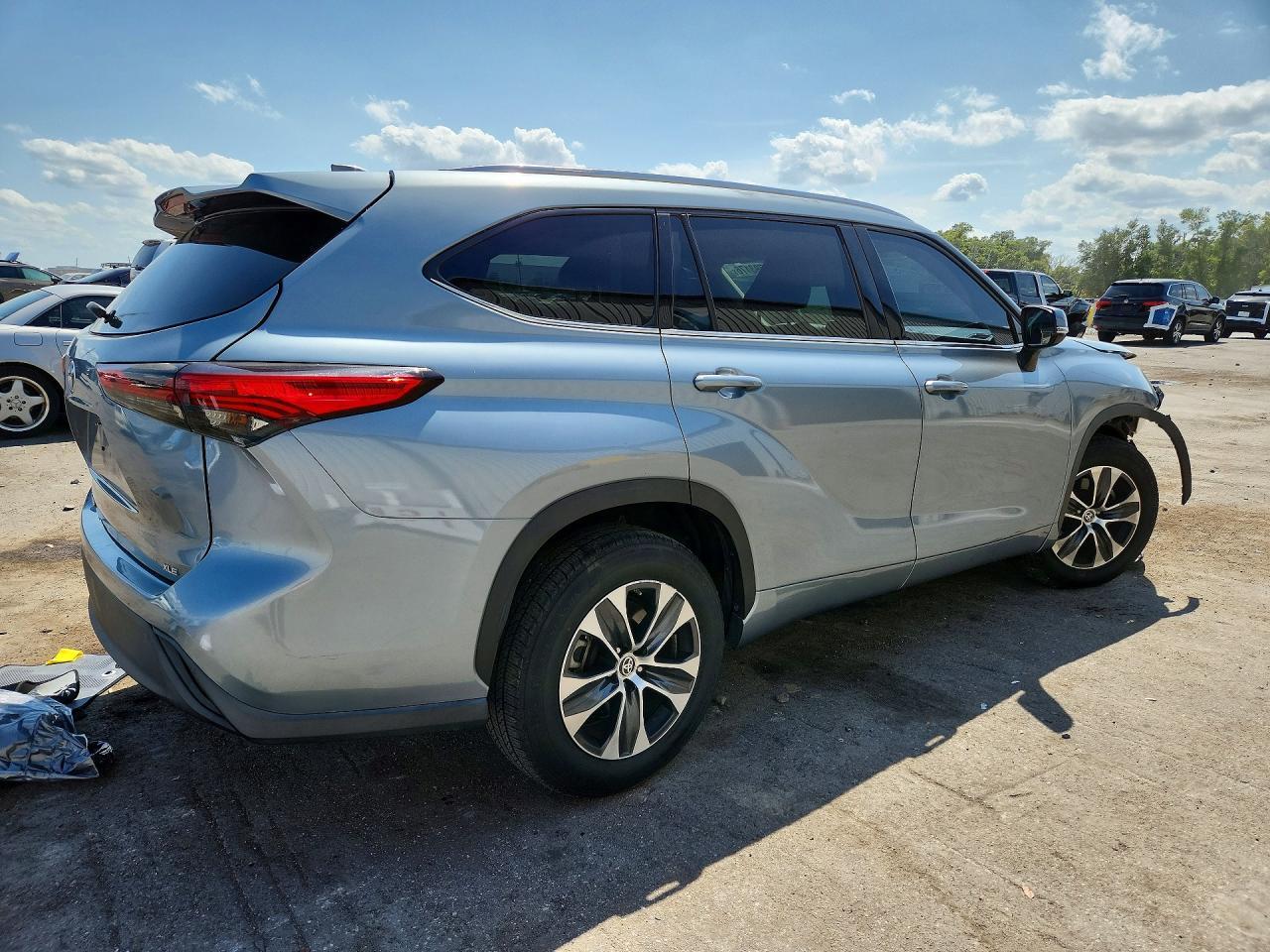 2020 Toyota Highlander Xle - Фото 3