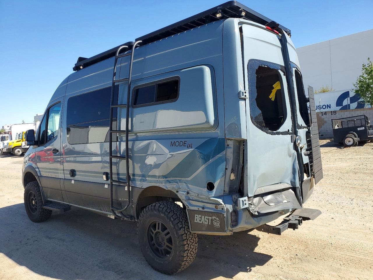 2022 Mercedes Sprinter - Фото 3