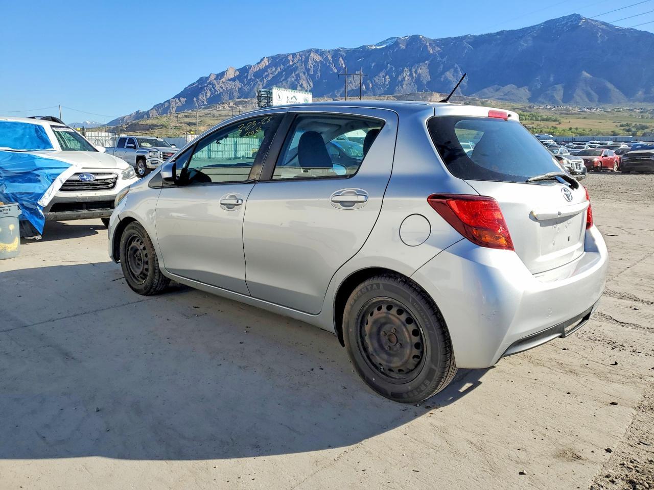 2015 Toyota Yaris 5-Door L - Image 2