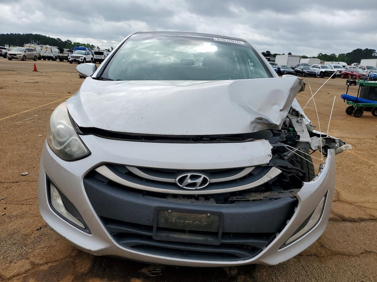 2013 Hyundai Elantra Gt Base - Image 5