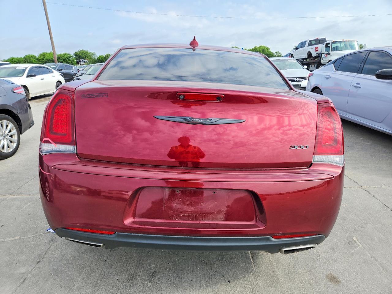 2021 Chrysler 300 Touring - Image 6