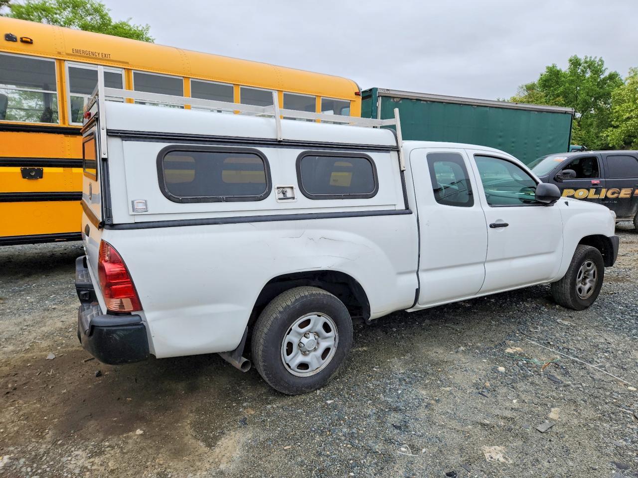 2015 Toyota Tacoma Access Cab - Image 3