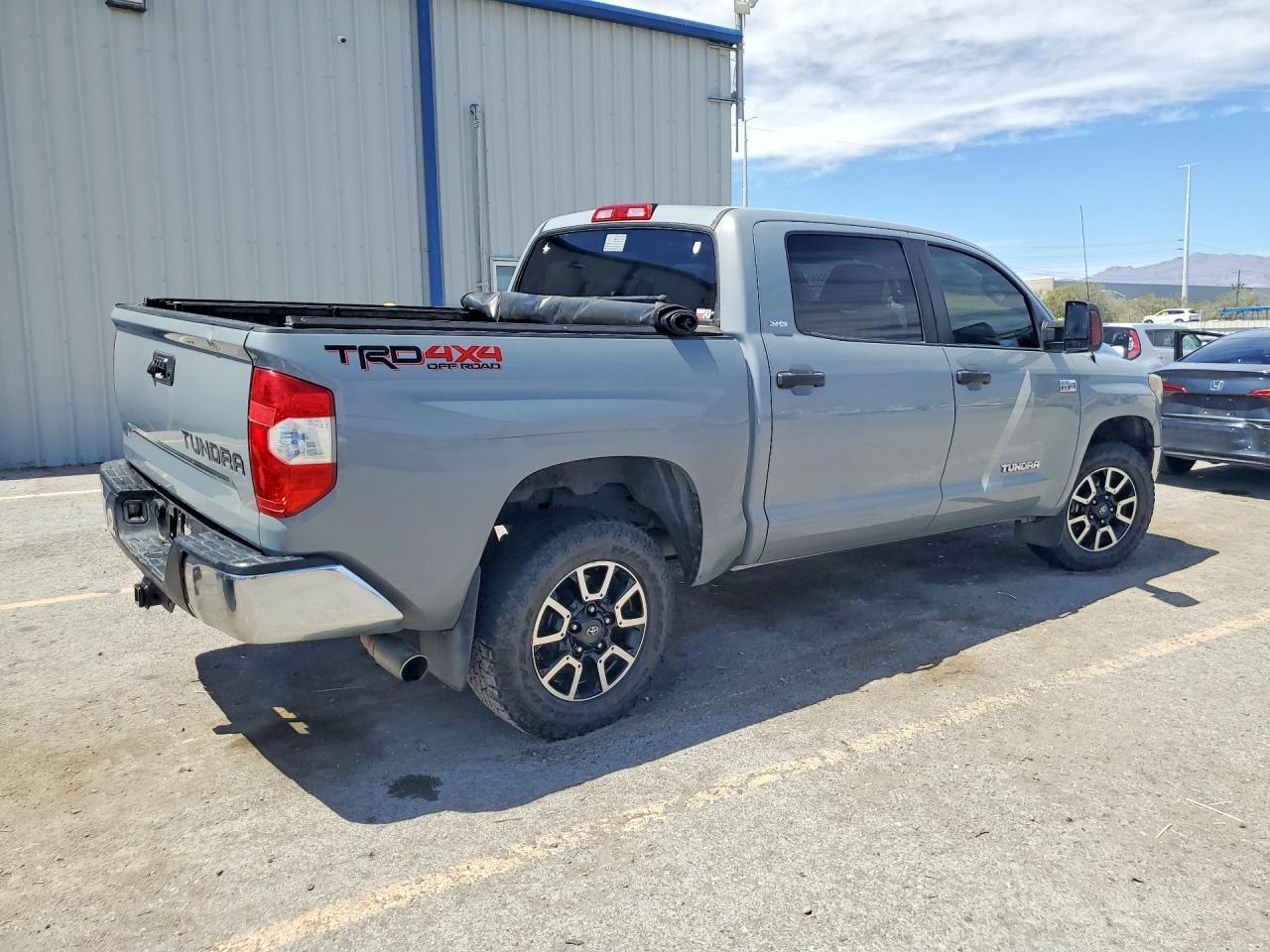 2018 Toyota Tundra Crewmax Sr5 - Image 3