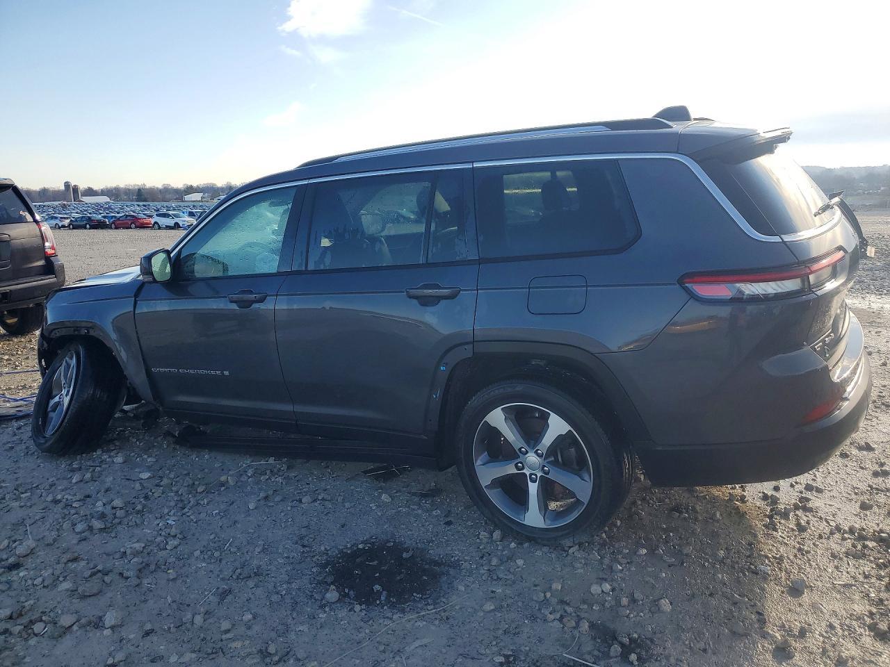 2023 Jeep Grand Cherokee L Limited - Image 2