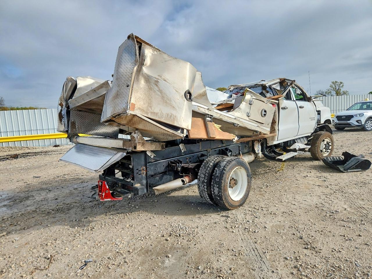 2024 Chevrolet Silverado Medium Duty - Image 4