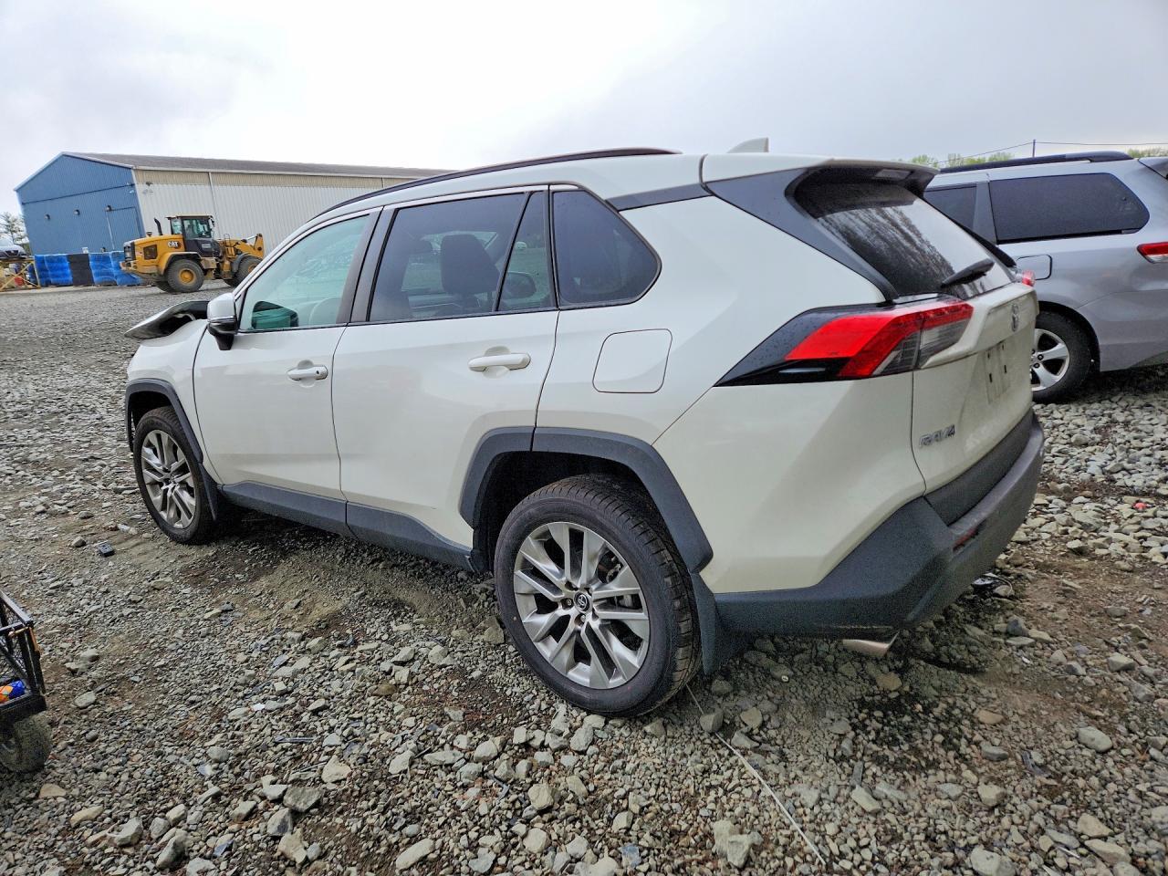 2021 Toyota Rav4 Xle Premium - Image 2