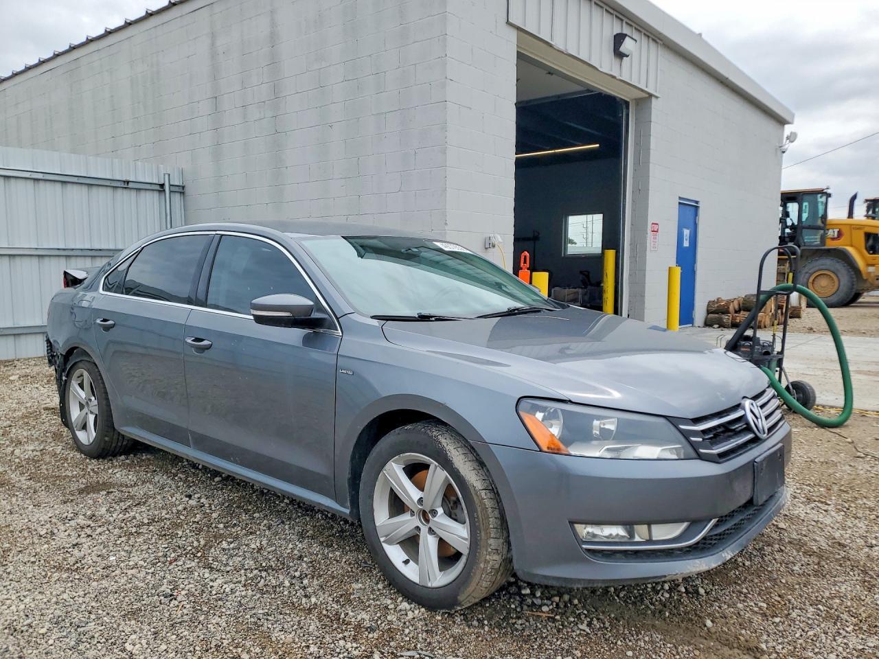 2015 Volkswagen Passat S - Фото 4