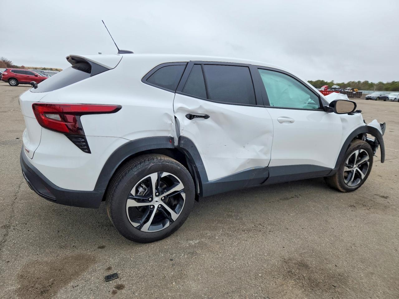 2025 Chevrolet Trax 1Rs - Image 3