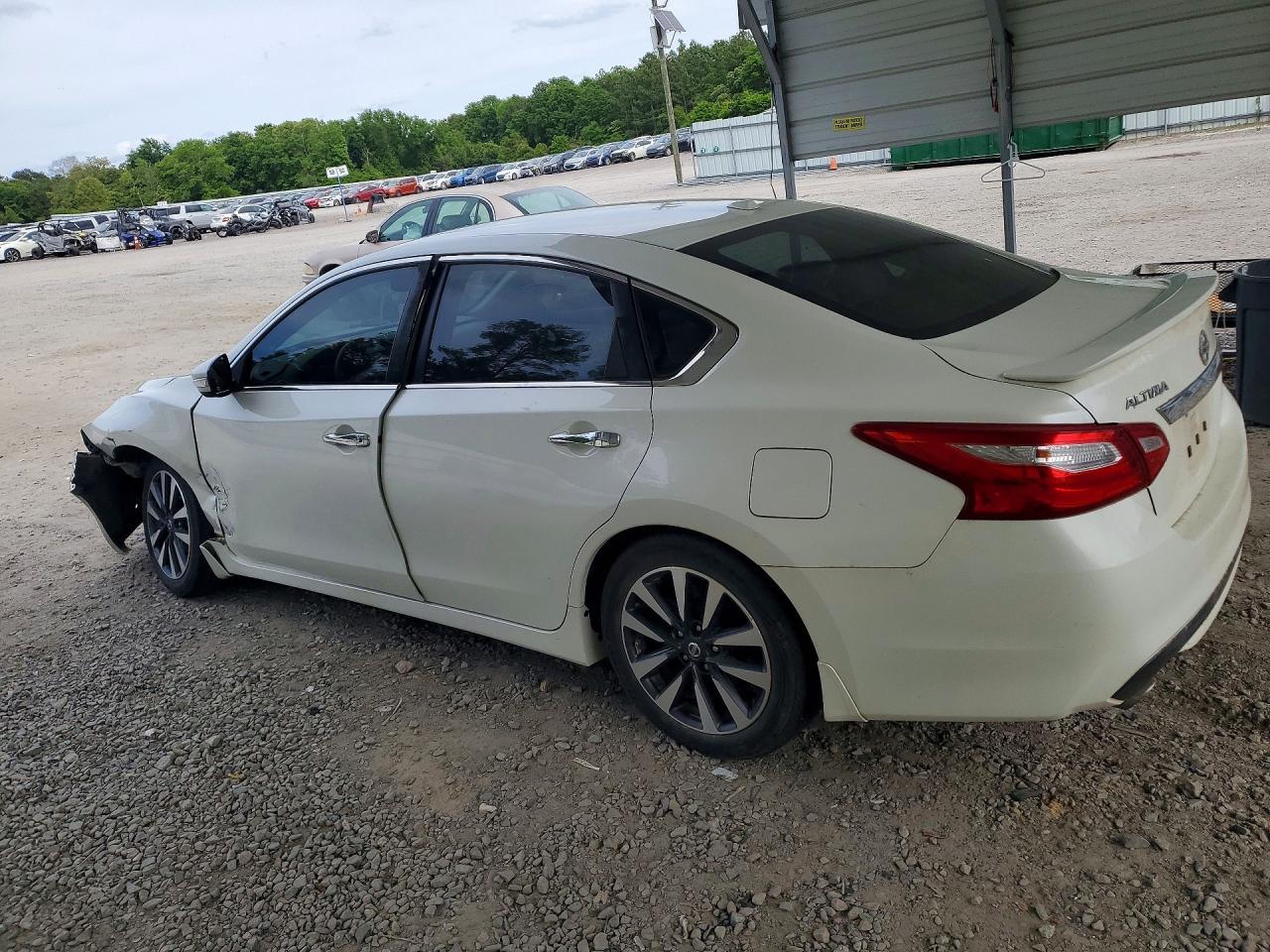 2017 Nissan Altima 2.5 Sl - Image 2
