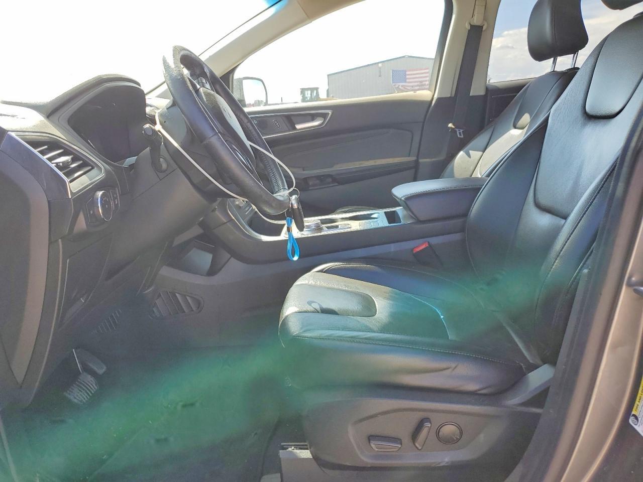 2022 Ford Edge Titanium - Image 7