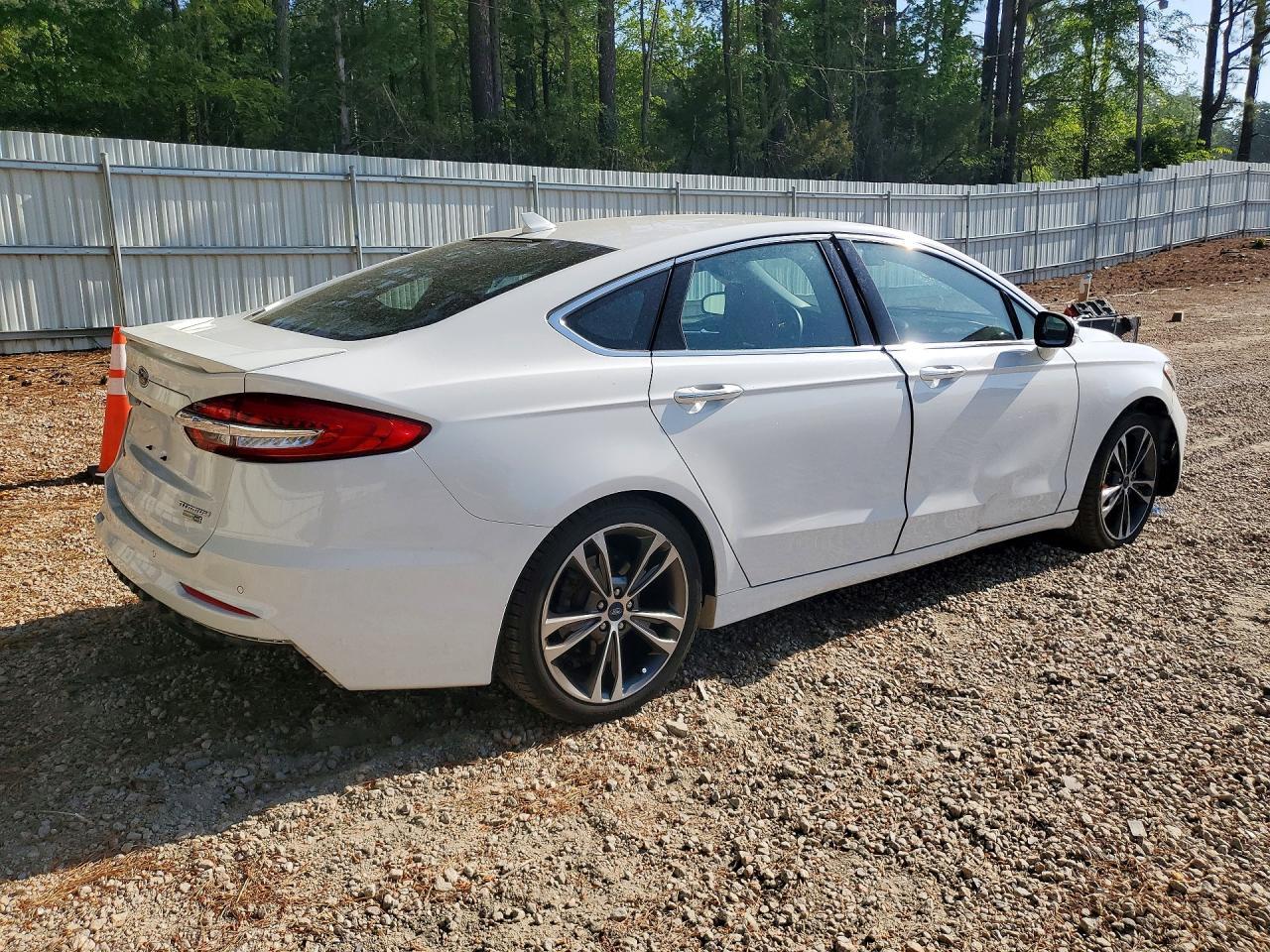 2019 Ford Fusion Titanium - Фото 3