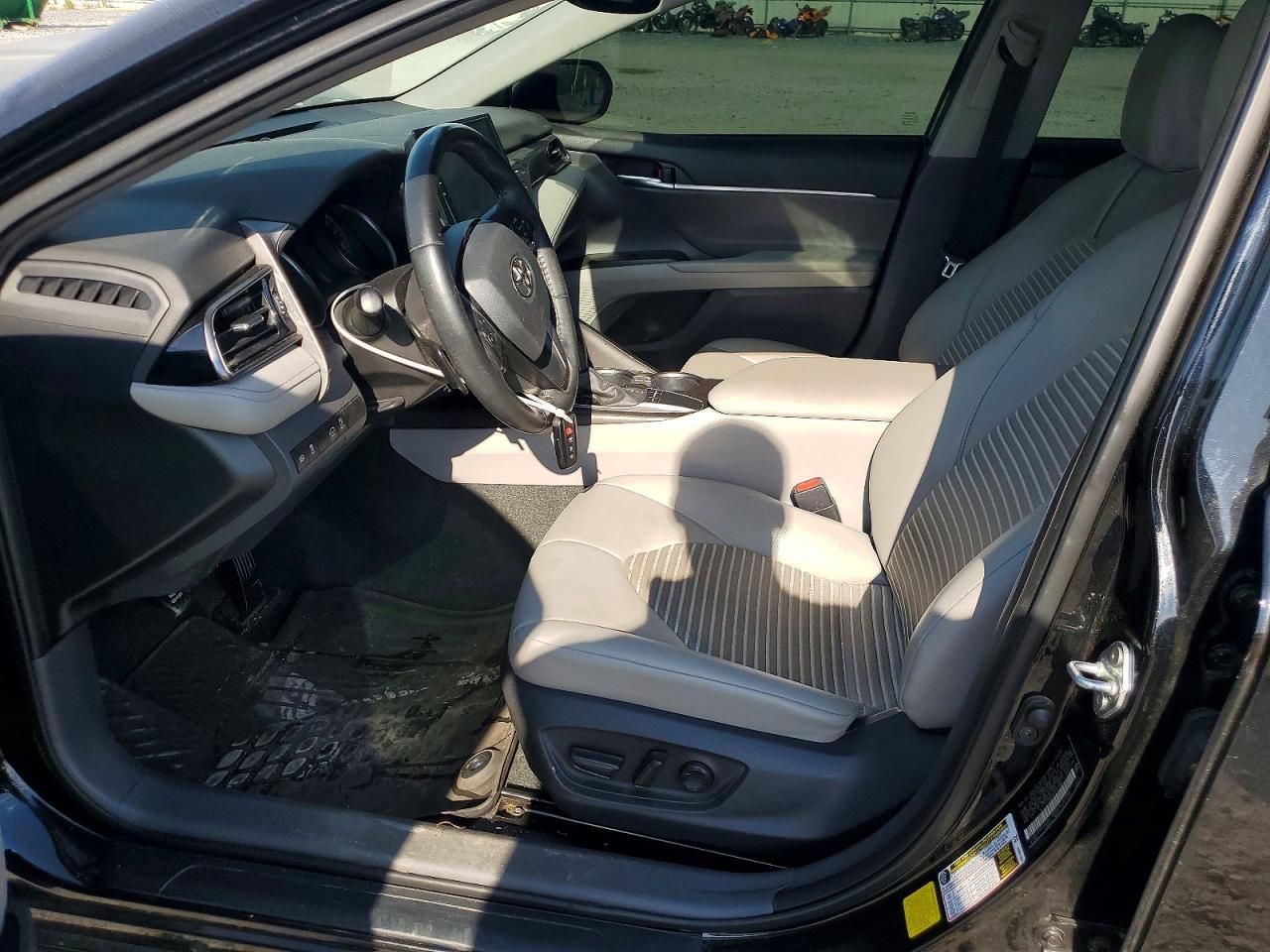 2022 Toyota Camry Se - Фото 7