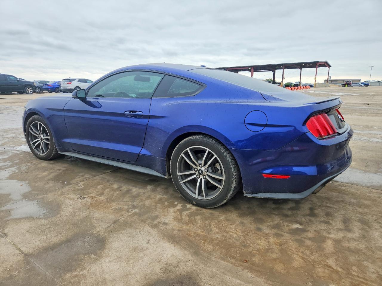 2015 Ford Mustang - Фото 2