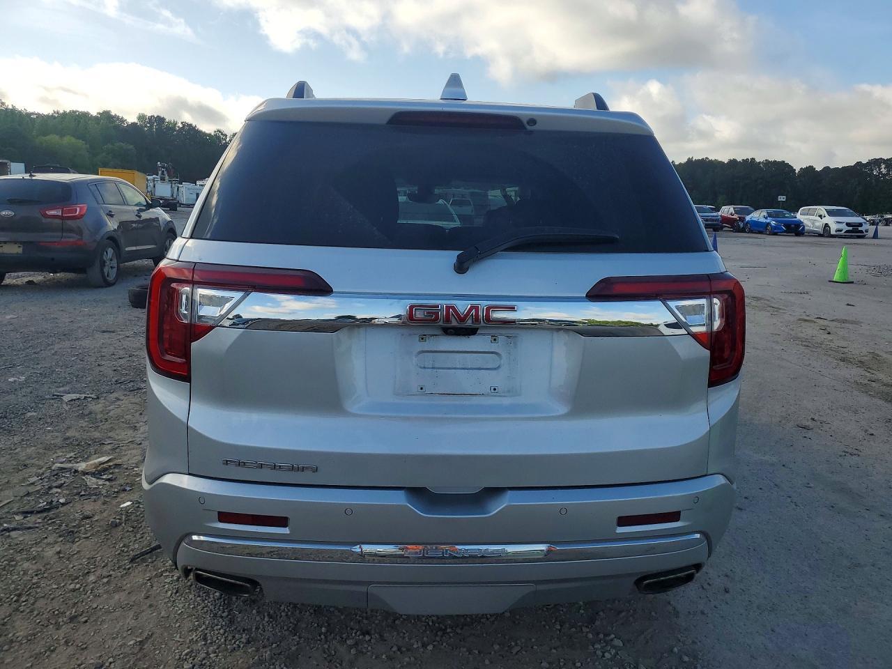 2020 GMC Acadia Denali - Фото 6