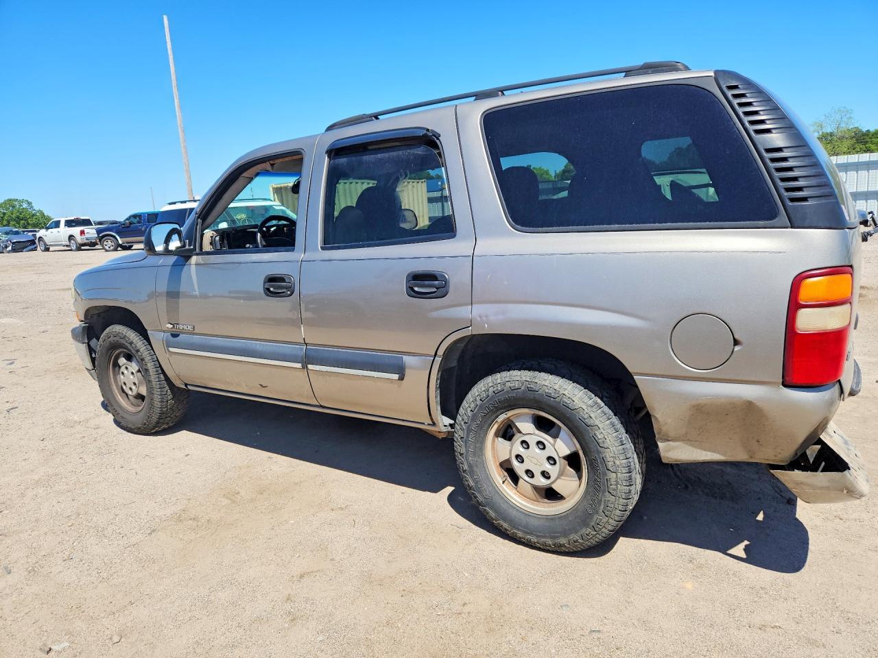2003 Chevrolet Tahoe C1500 - Фото 2