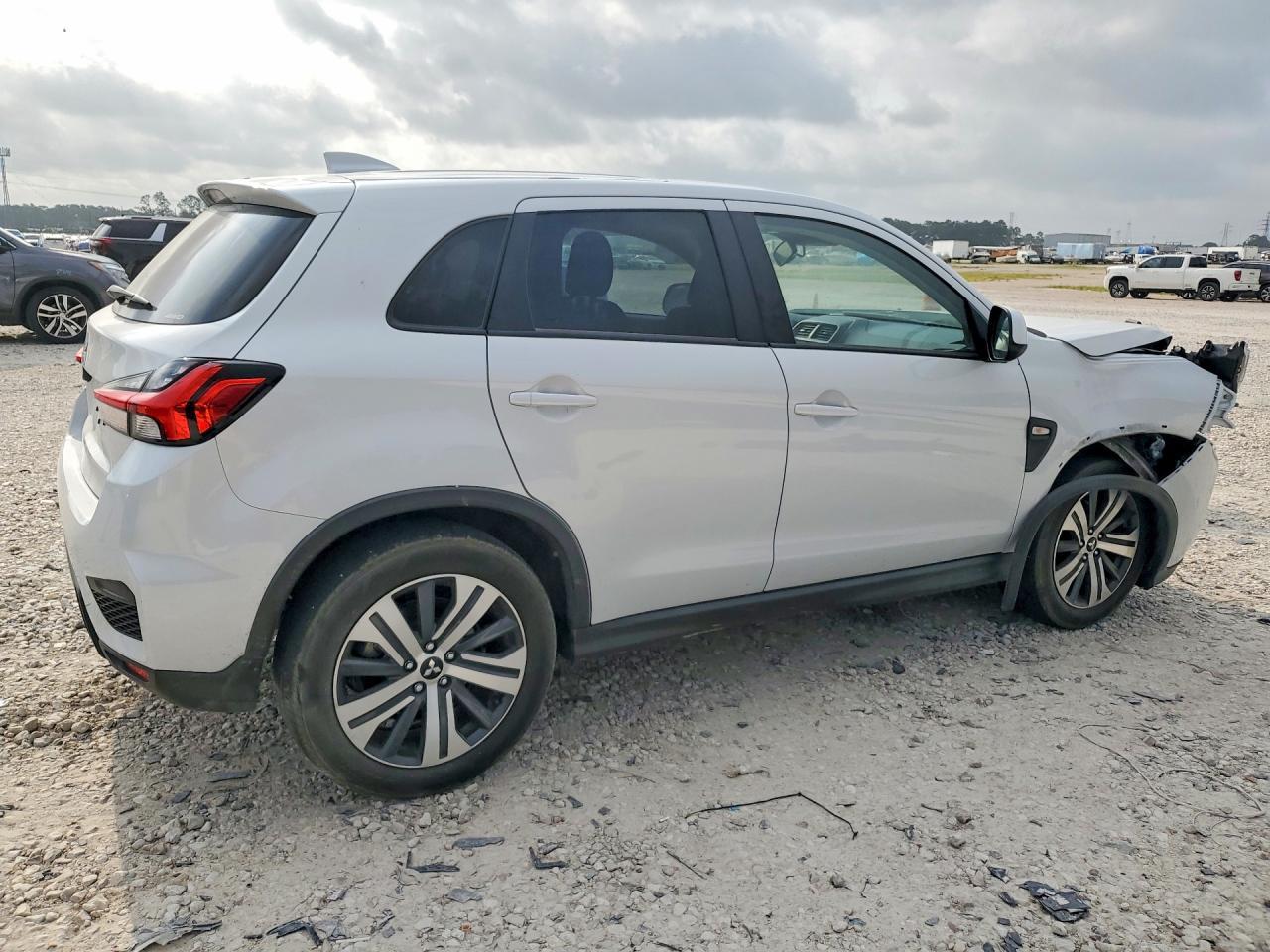 2024 Mitsubishi Outlander Sport S - Image 3