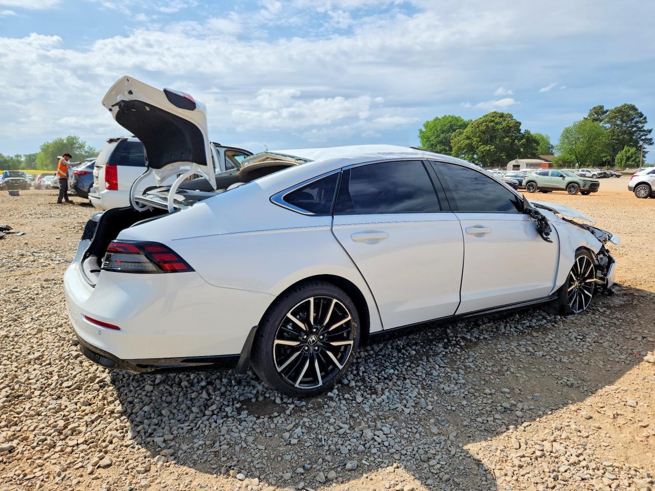 2025 Honda Accord Touring Hybrid - Фото 3