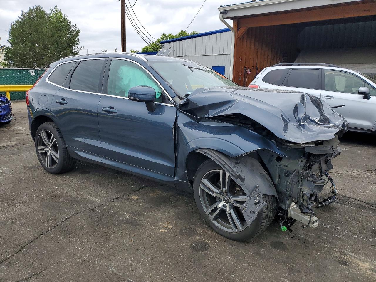 2021 Volvo Xc60 T5 Momentum - Image 4
