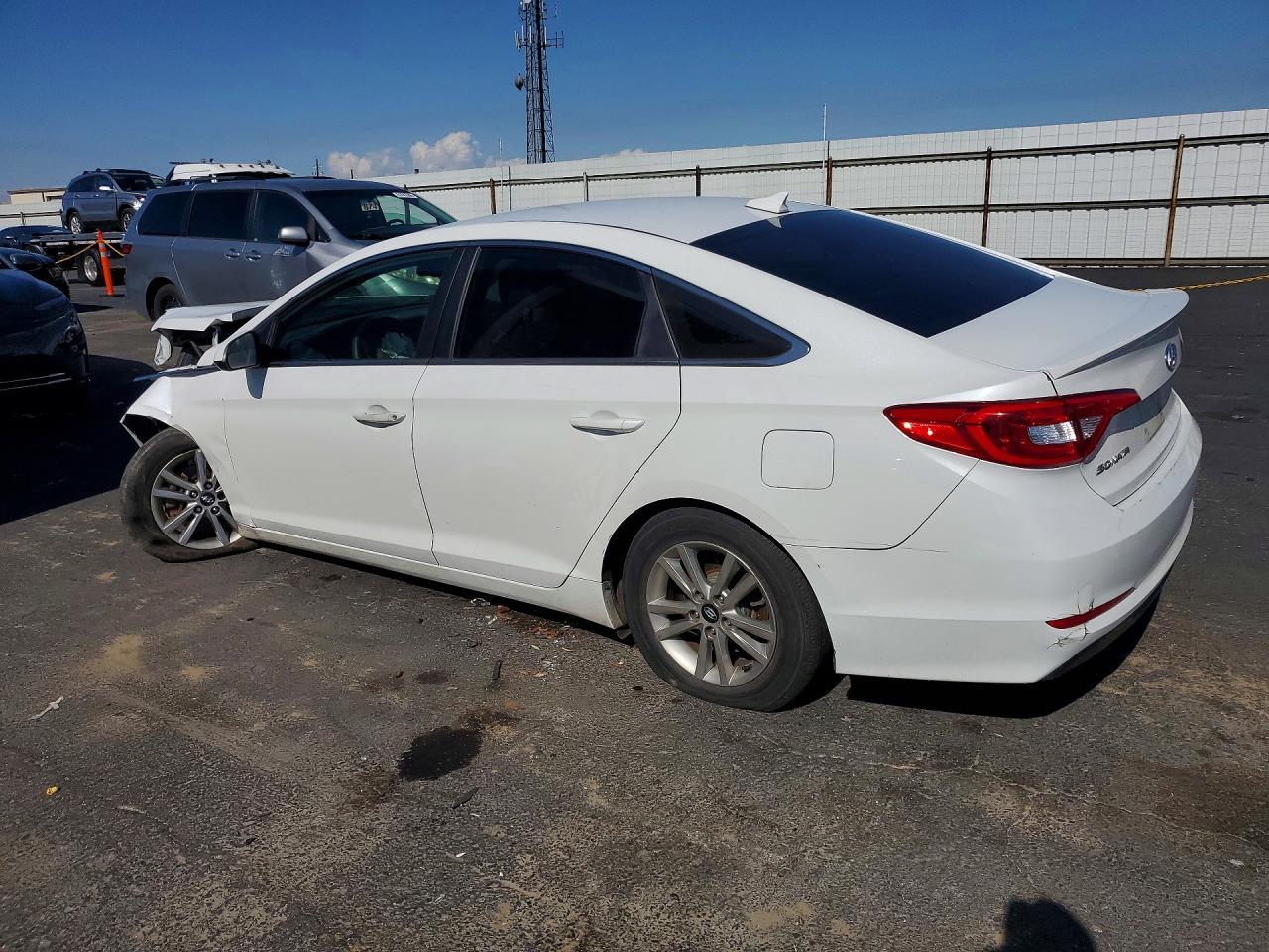 2016 Hyundai Sonata Se - Фото 2