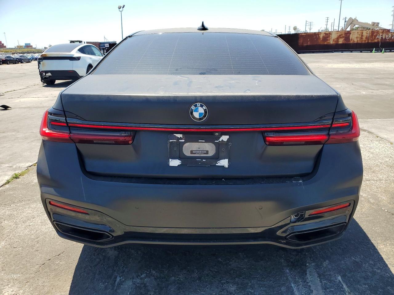 2020 BMW 750 Xi - Фото 6