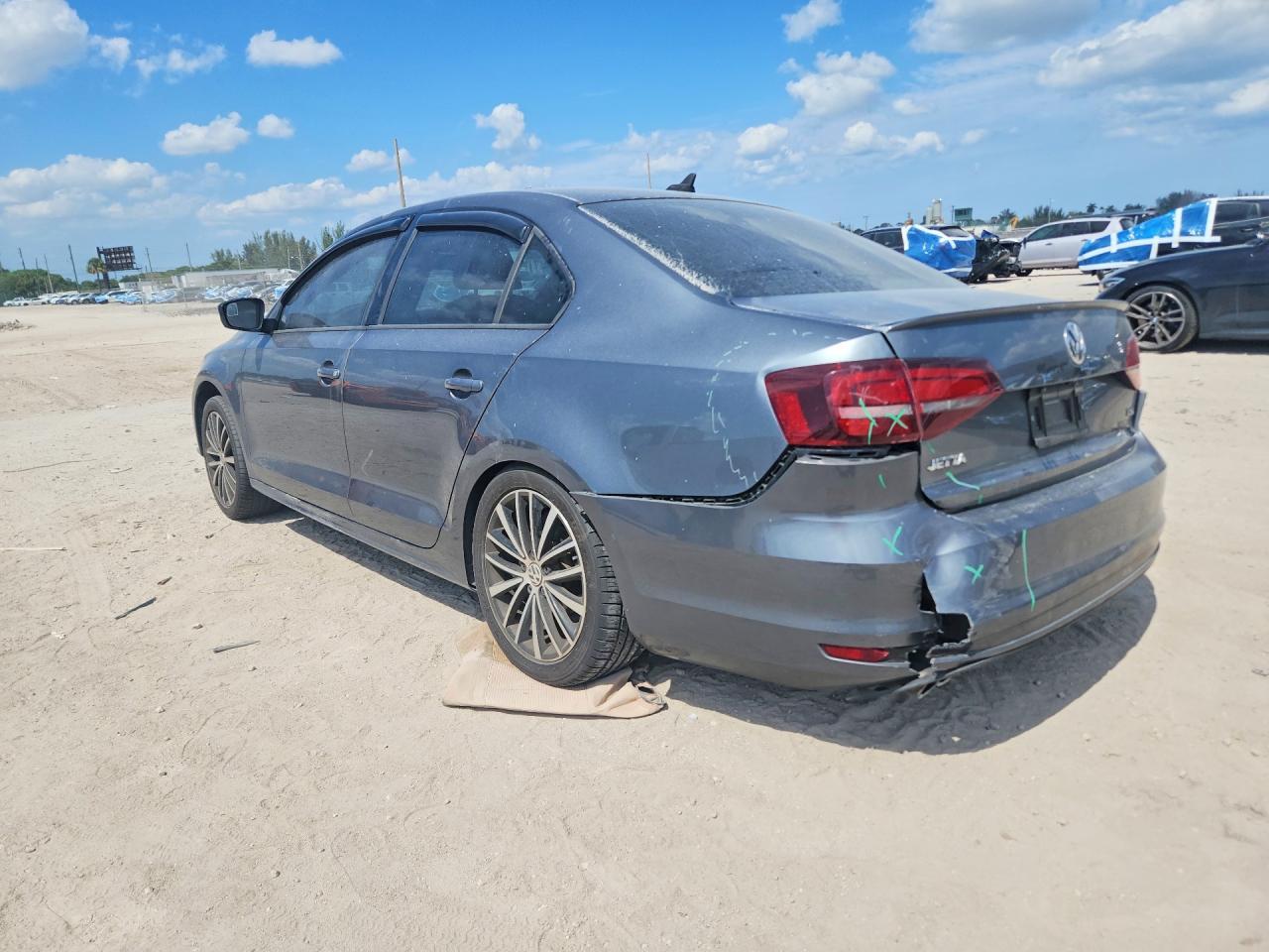 2016 Volkswagen Jetta Sport - Фото 2