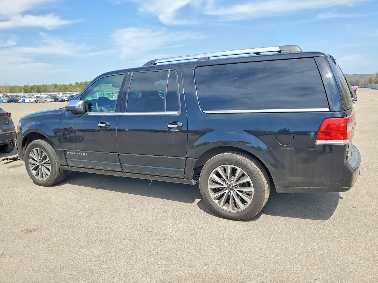 2017 Lincoln Navigator L Select - Фото 2