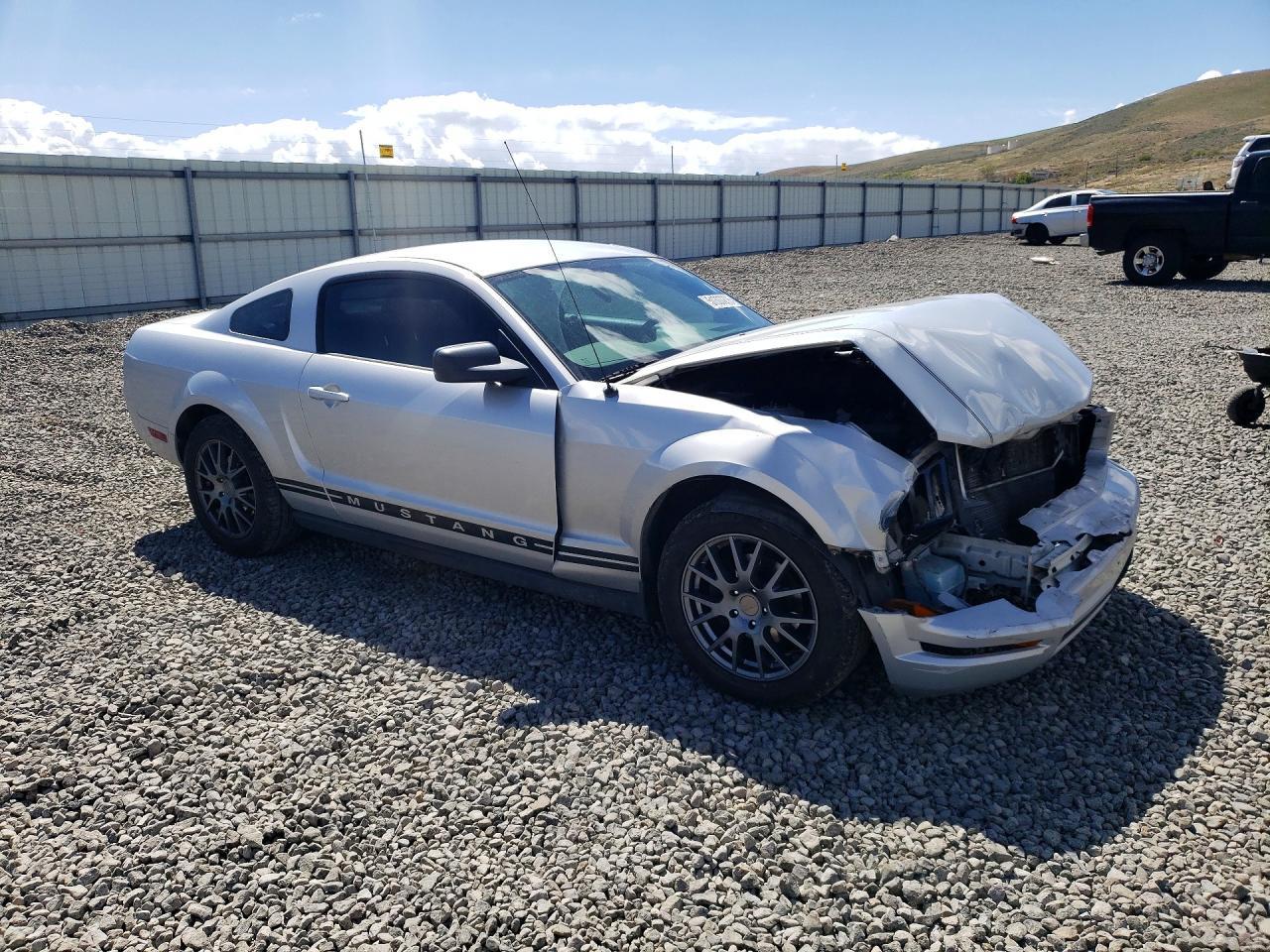 2007 Ford Mustang - Image 4
