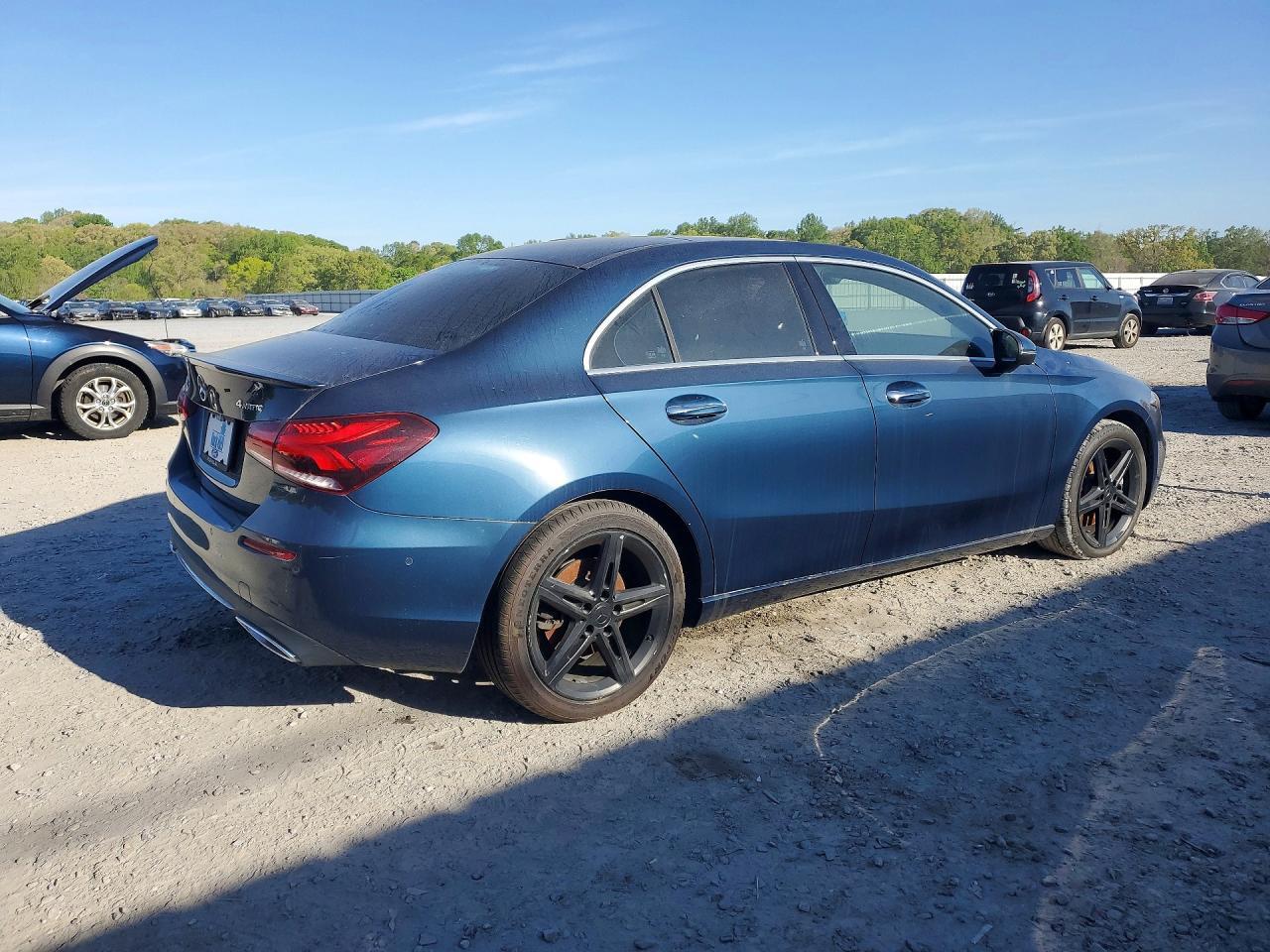 2021 Mercedes-Benz A 220 4Matic - Фото 3