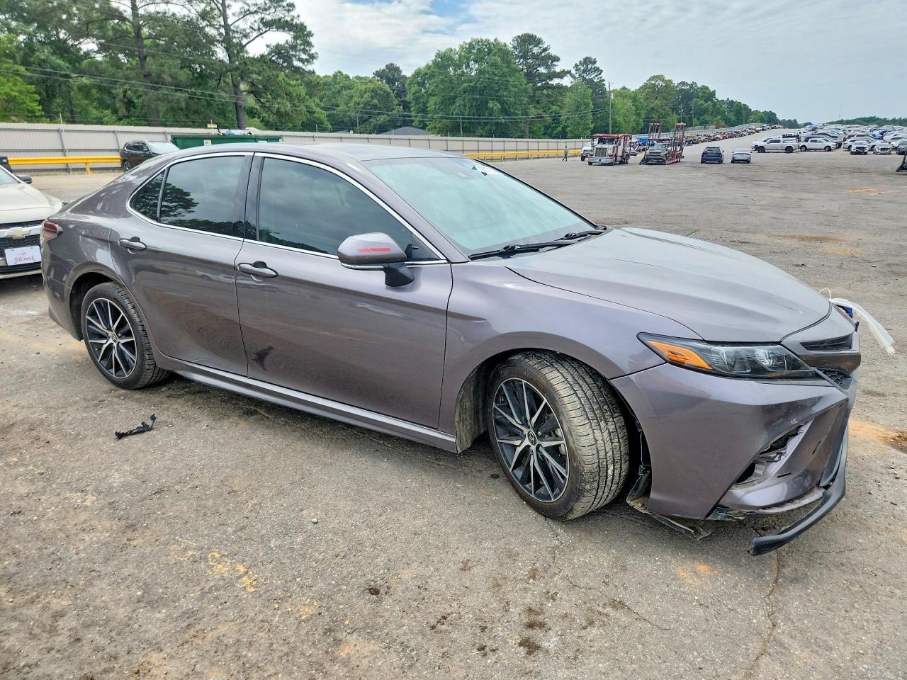 2021 Toyota Camry Se - Image 4