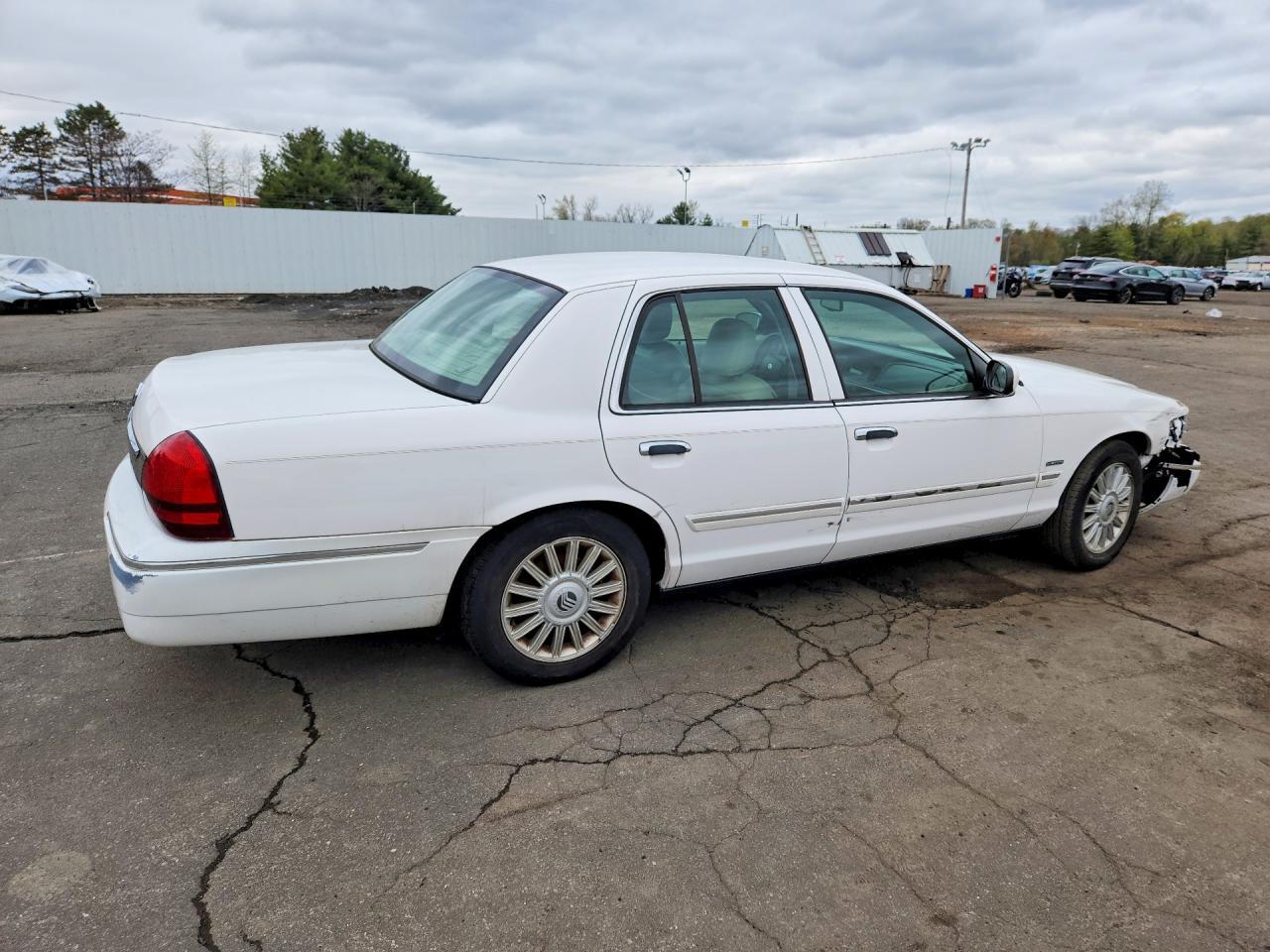 2009 Mercury Grand Marquis Ls - Фото 3