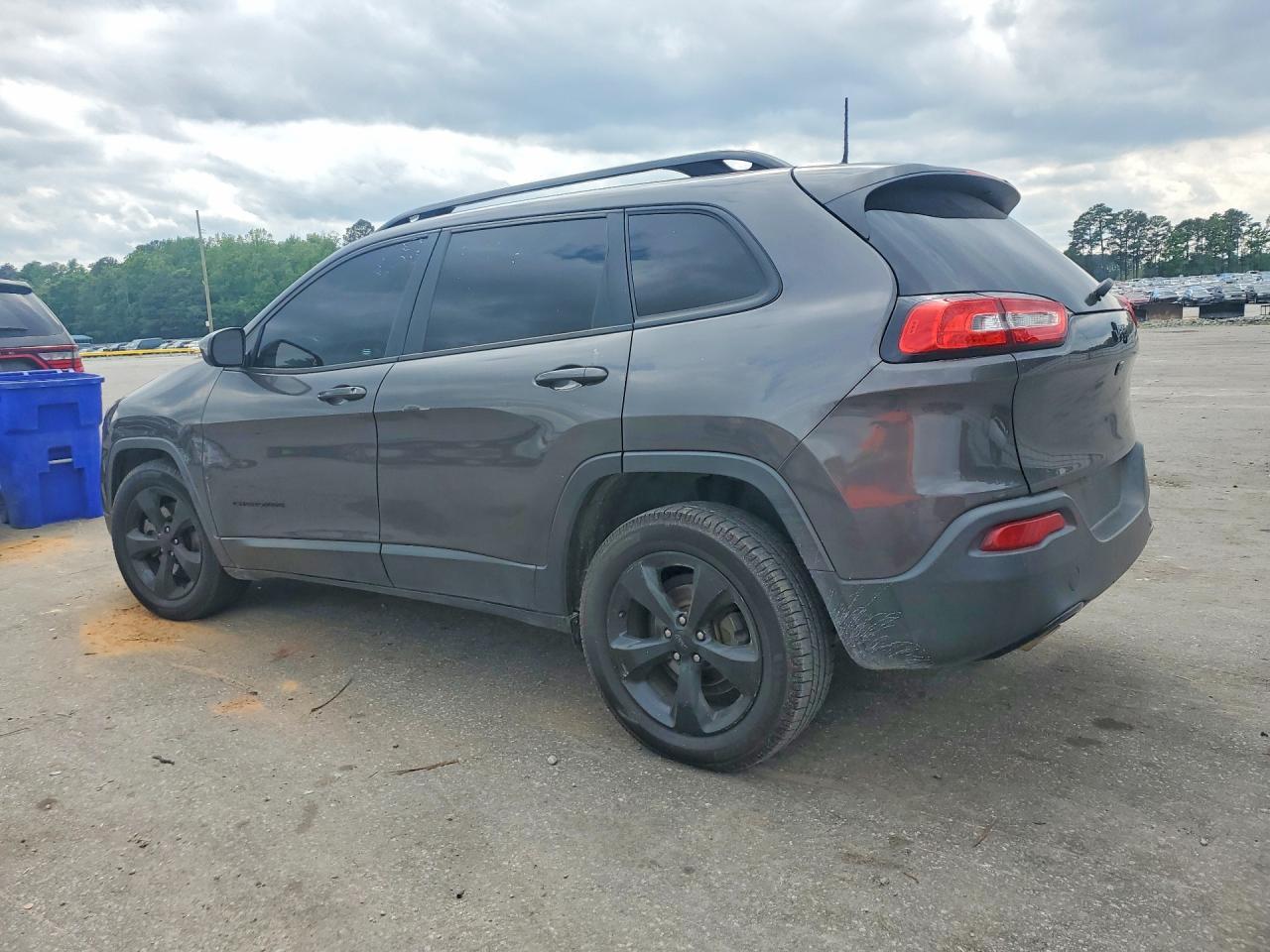 2018 Jeep Cherokee Latitude - Image 2