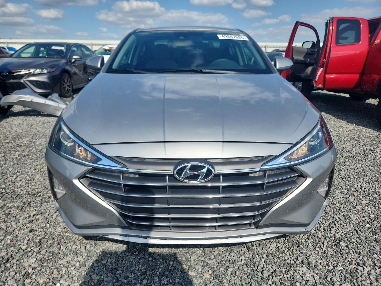 2020 Hyundai Elantra Se - Фото 5