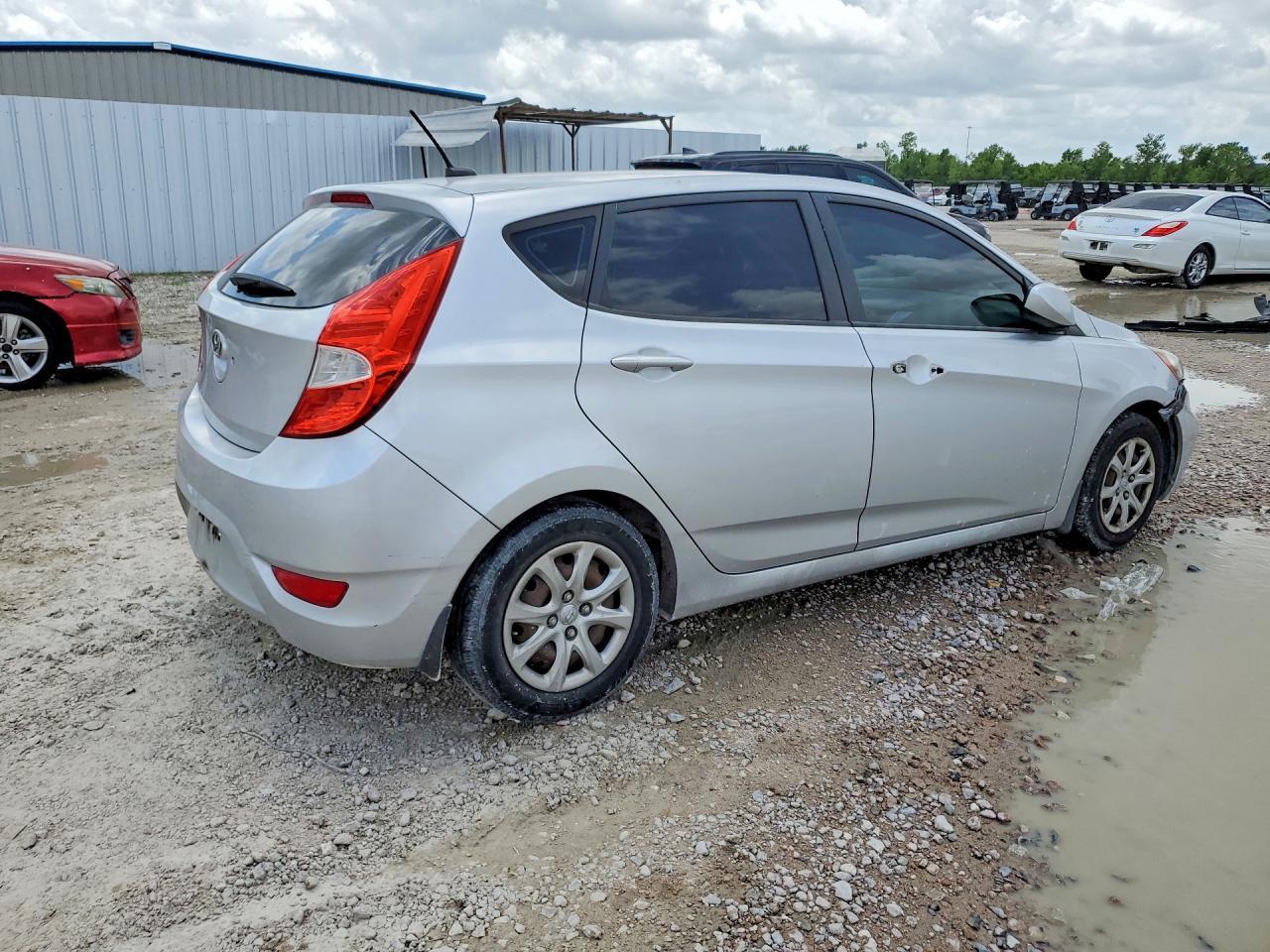 2013 Hyundai Accent Gs - Фото 3