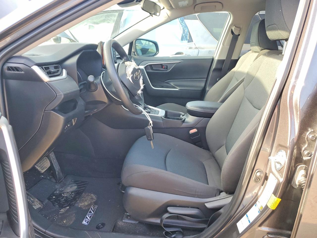 2021 Toyota Rav4 Le - Image 7