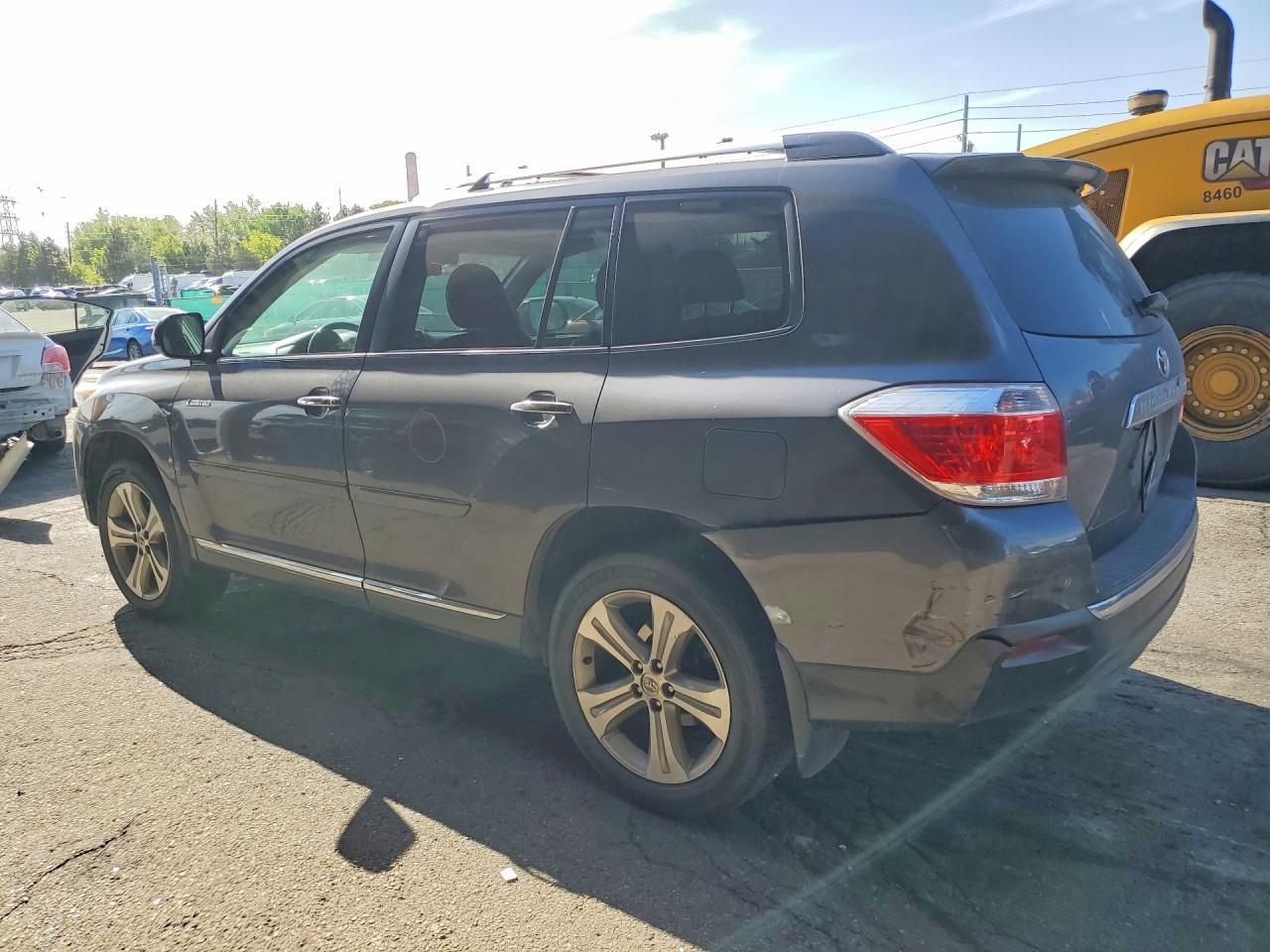 2012 Toyota Highlander Limited - Image 2