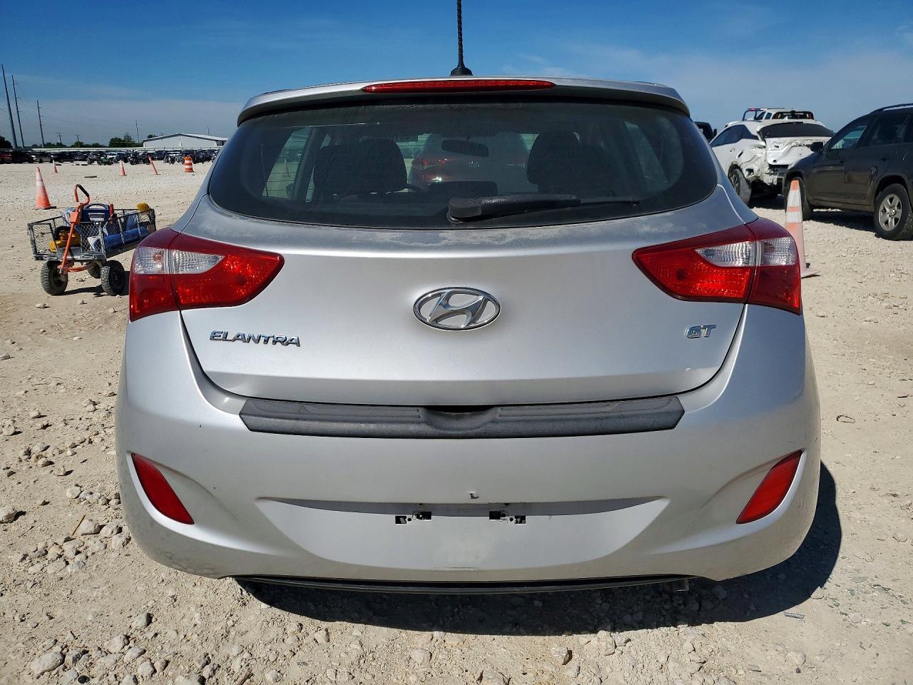 2016 Hyundai Elantra Gt Base - Фото 6