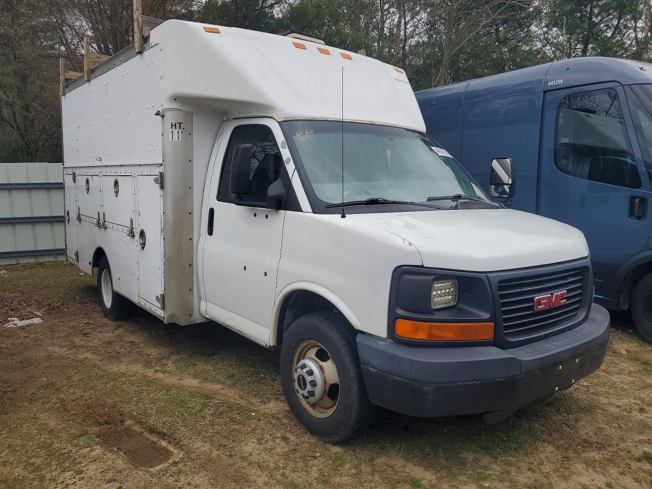 2004 GMC Savana Cutaway G3500 - Фото 4