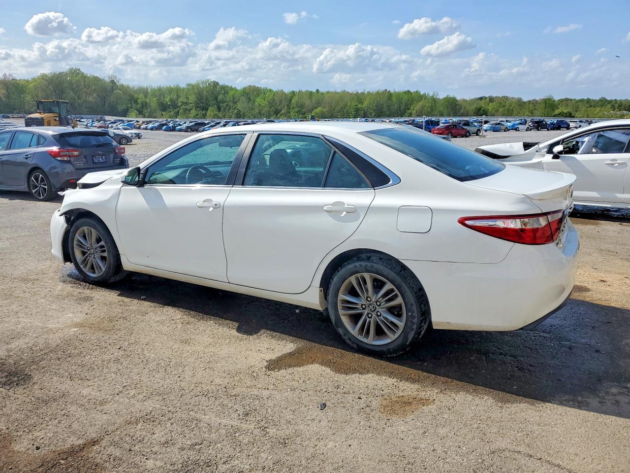 2017 Toyota Camry Se - Фото 2