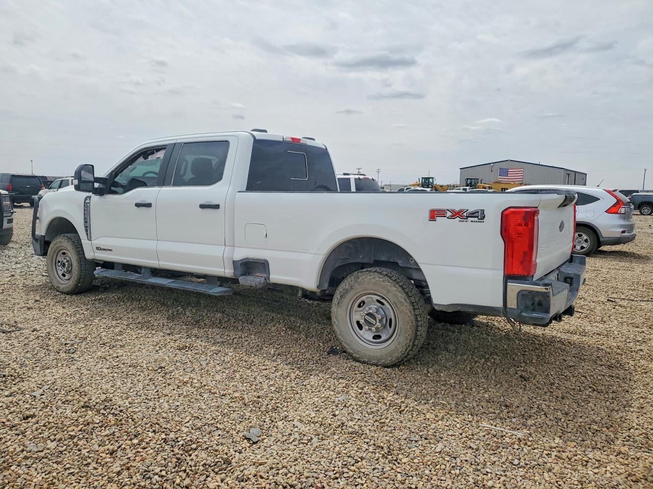 2025 Ford F250 Super Duty - Image 2