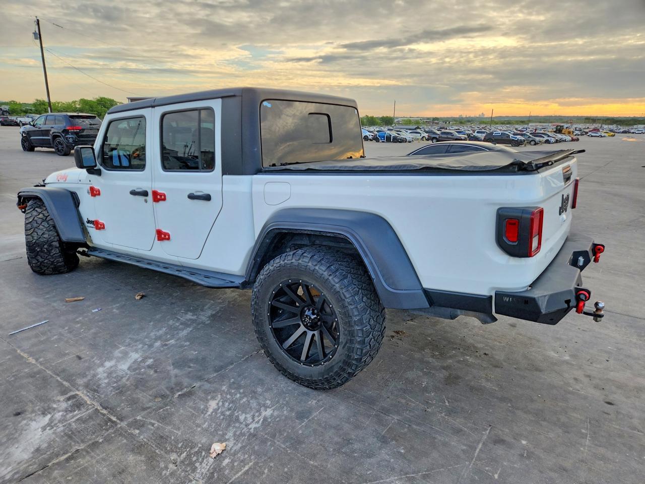 2020 Jeep Gladiator Sport - Фото 2