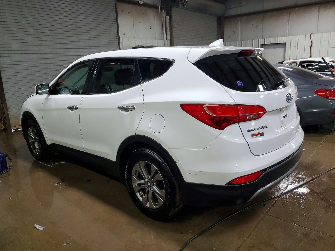 2016 Hyundai Santa Fe Sport 2.4L - Image 2