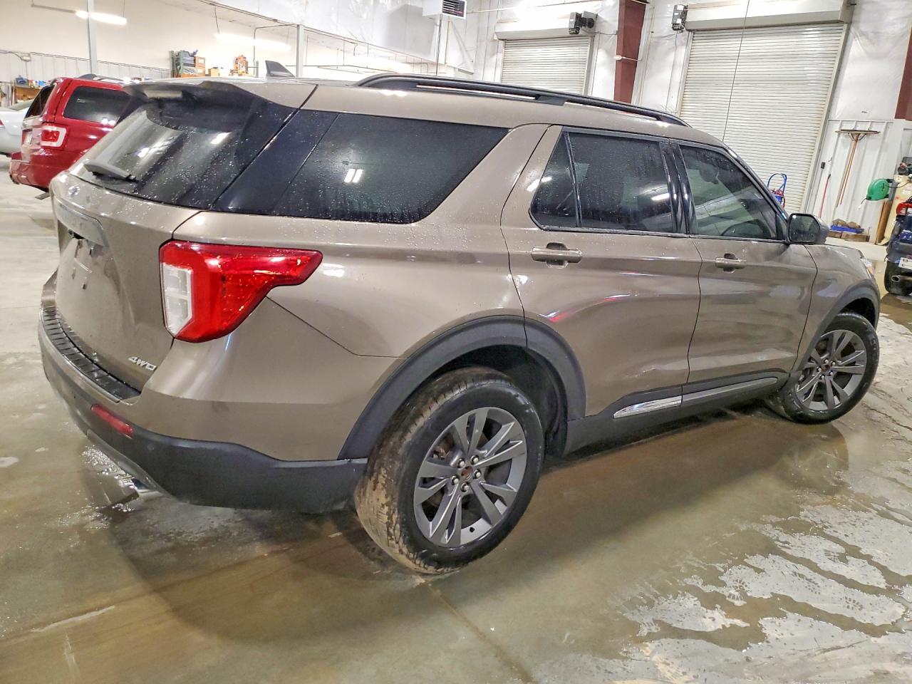 2021 Ford Explorer Xlt - Image 3