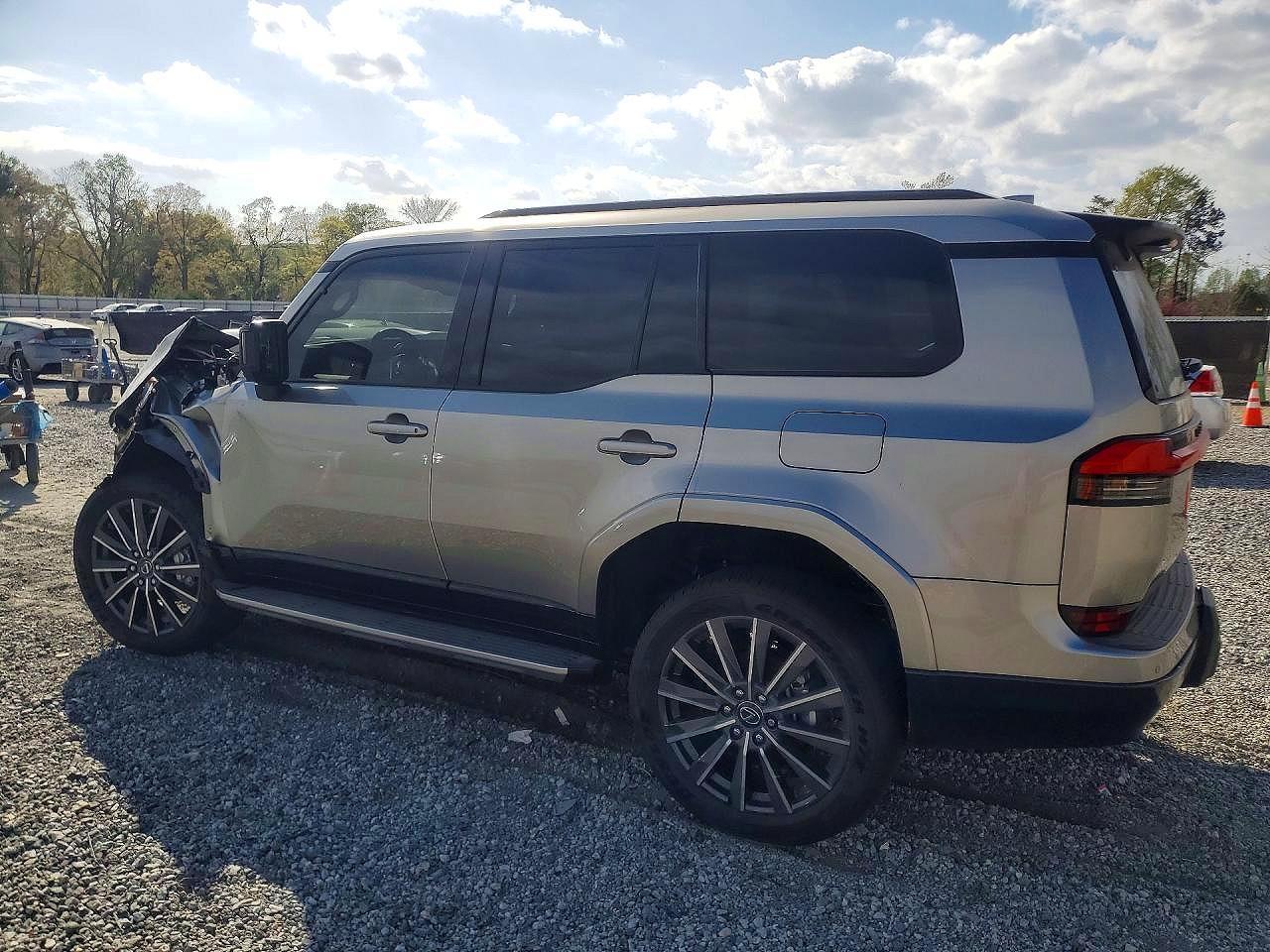 2025 Lexus Gx 550 Luxury - Image 2