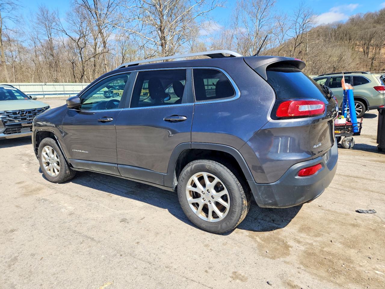 2015 Jeep Cherokee Latitude - Image 2