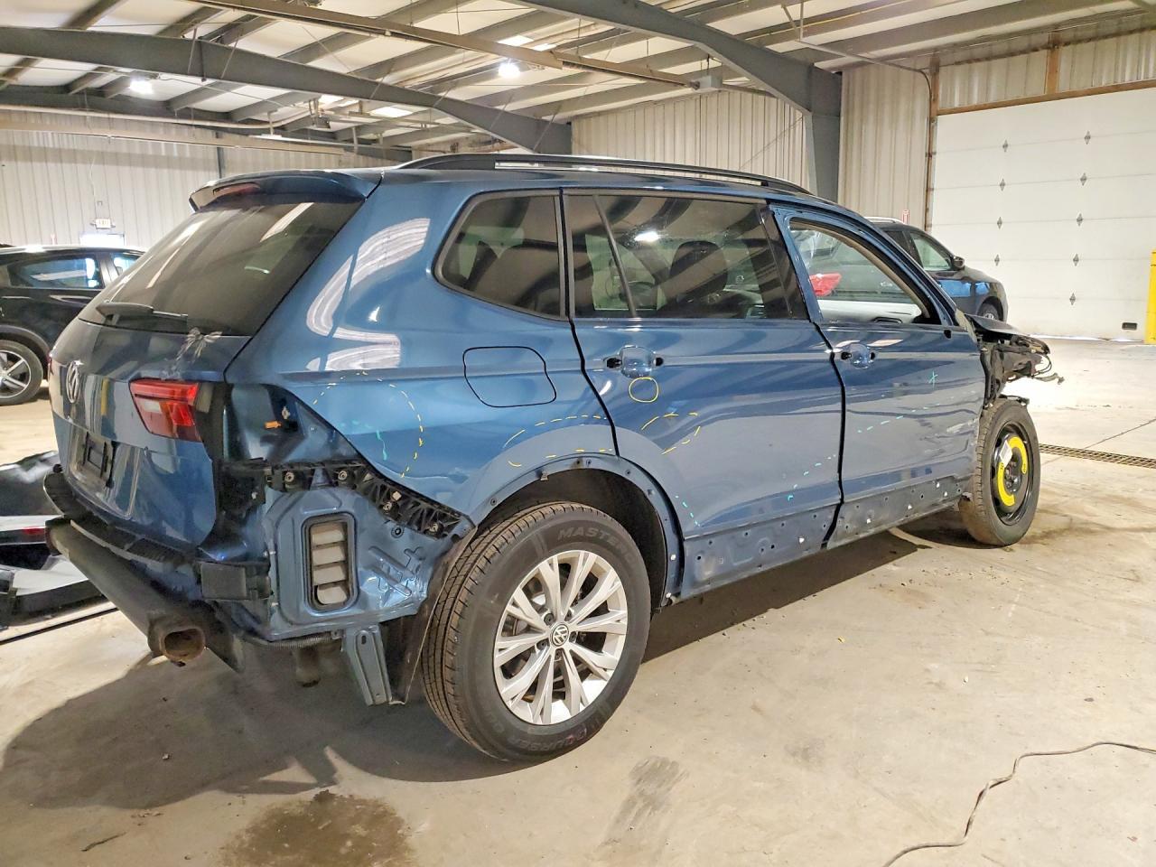 2019 Volkswagen Tiguan S - Фото 3