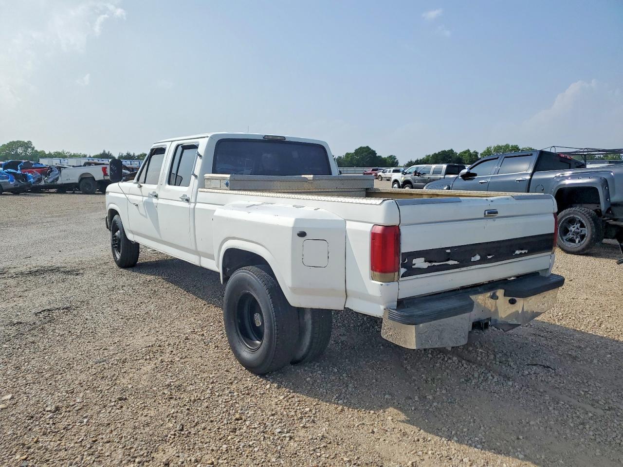 1986 Ford F350 - Фото 3