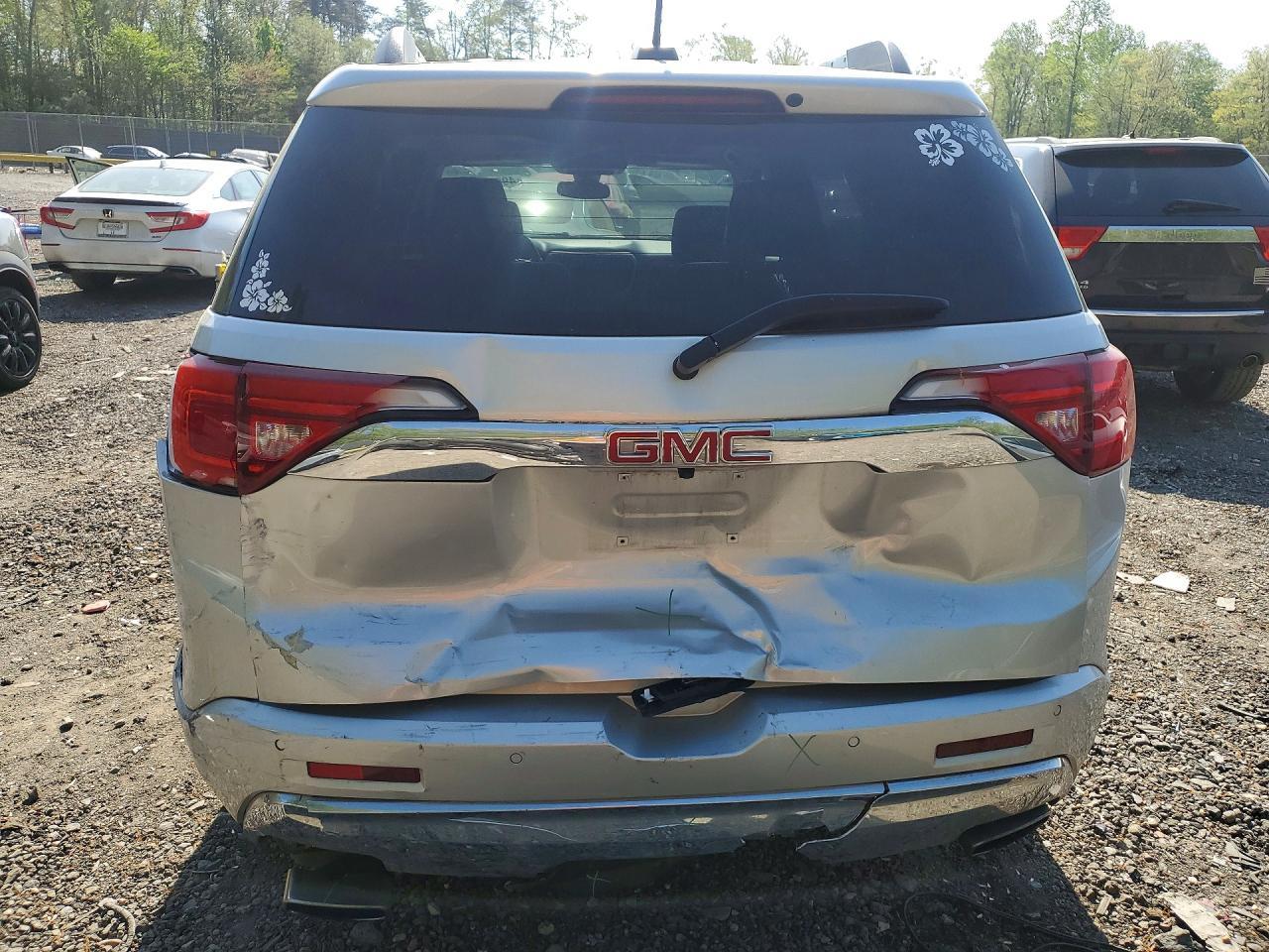 2019 GMC Acadia Denali - Image 6